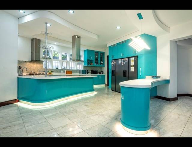 5 BEDROOM HOUSE FOR SALE IN OAKDENE
